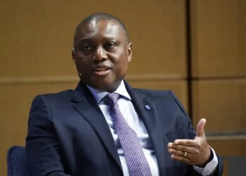 Source 📷: Bloomberg;                                           
Jeremy Awori of Ecobank; Kenny Fihla of Absa; Roosevelt Ogbonna of Access Bank; and Sim Tshabalala of Standard Bank examine how technology and governance are reshaping African banking with Bloomberg’s Jacqueline Simmons at Bloomberg Africa Business Summit 2025 in Johannesburg, South Africa.