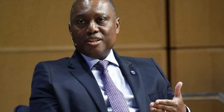 The Economic Impact of Mispriced Risk in Africa 10 Source 📷: Bloomberg;
Jeremy Awori of Ecobank; Kenny Fihla of Absa; Roosevelt Ogbonna of Access Bank; and Sim Tshabalala of Standard Bank examine how technology and governance are reshaping African banking with Bloomberg’s Jacqueline Simmons at Bloomberg Africa Business Summit 2025 in Johannesburg, South Africa.