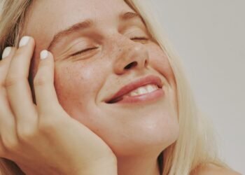 Should You Invest in a High-Frequency Acne Wand? 13 temp 04547212 2728 442f 85f4 ab76048c38a1