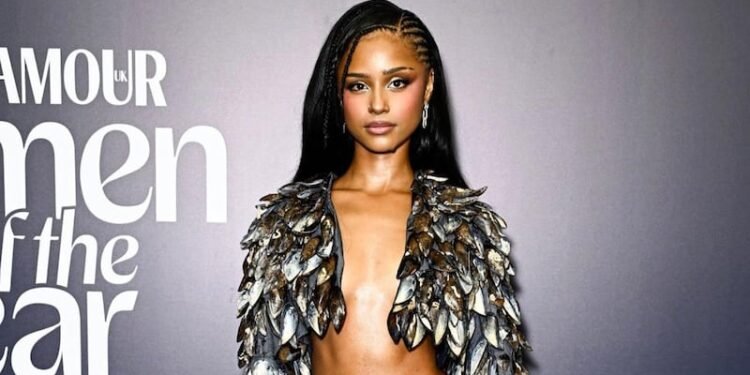 Braless Tyla adds mussel to Women of the Year award 10 temp 1e58438d 4392 47a9 95ba 006888266bd2