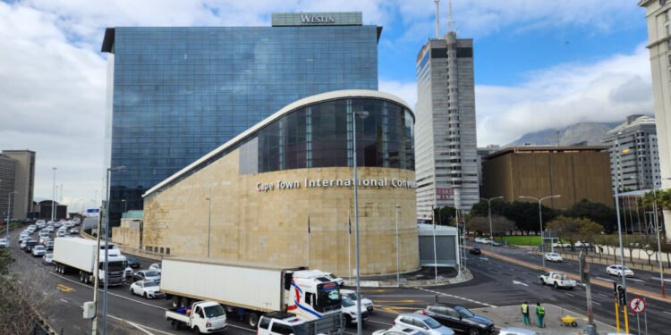 A view of the Cape Town International Convention Centre from the north overlooking the N1/N2 terminus (Nelson Mandela Highway)By Discott